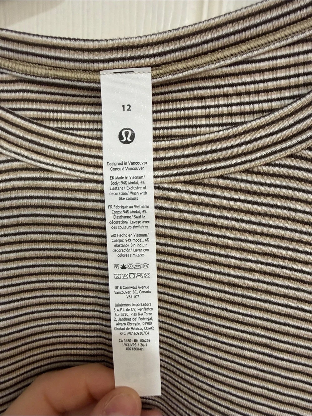 339. Lululemon NWT Hold Tight Straight Hem Cropped LS size 12 Stripes neutral